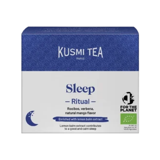 Opakowanie herbaty Kusmi Tea Sleep Ritual. Niebiesko-biała kolorystyka z widocznym logo Kusmi Tea Paris. Zawiera rooibos, werbenę oraz naturalny aromat mango, wzbogacone ekstraktem z melisy. Produkt ekologiczny z certyfikatem organicznym, wspierający spokojny sen. Widoczny symbol „1% for the planet.”