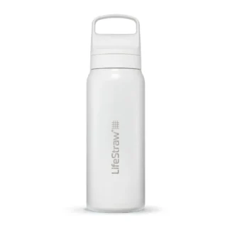 Biała butelka LifeStraw Go 2.0 Steel o pojemności 0,7 litra z pionowym logo i uchwytem, wykonana ze stali nierdzewnej, ustawiona na białym tle.