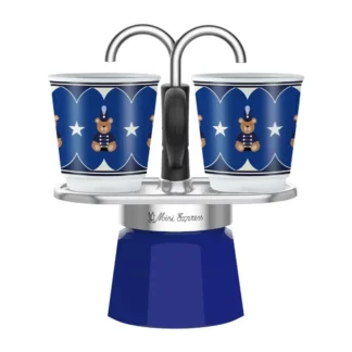 Zestaw dwóch filiżanek do espresso z motywem niedźwiadka, idealnych dla miłośników kawy. Stylowy design w odcieniach granatu sprawia, że nadają się do każdego wnętrza, a ich wyjątkowy wygląd zachwyci każdego gościa.