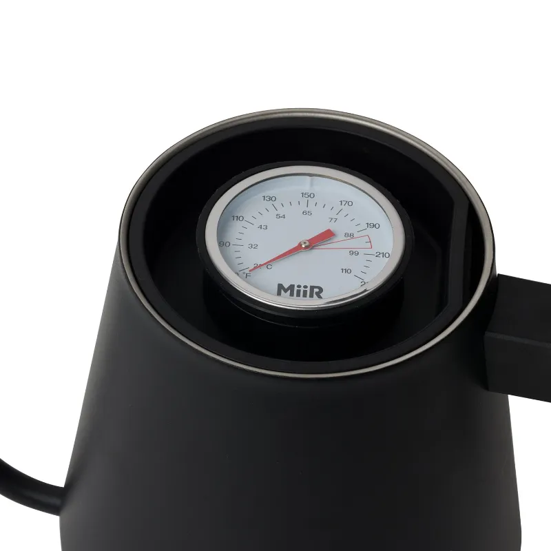 MiiR Standard Pour over Kettle 1 L Czarny czajnik z wylewką i termometrem